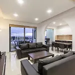 דירה Seafront 4br With Mesmerising Balcony & Views By 360 Estates סליאמה