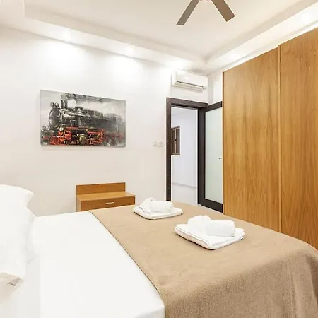 Seafront 4br With Mesmerising Balcony & Views By 360 Estates Apartment