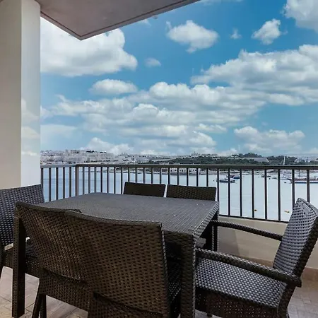 דירה Seafront 4br With Mesmerising Balcony & Views By 360 Estates סליאמה