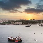 Seafront 4br With Mesmerising Balcony & Views By 360 Estates Apartment