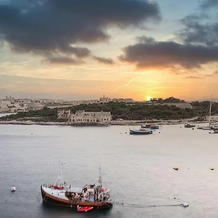 Seafront 4br With Mesmerising Balcony & Views By 360 Estates Apartament