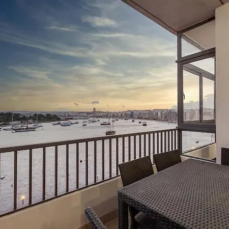 Seafront 4br With Mesmerising Balcony & Views By 360 Estates Lägenhet