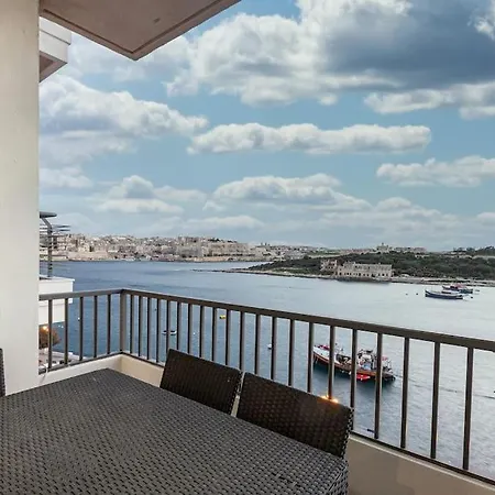 Seafront 4br With Mesmerising Balcony & Views By 360 Estates *