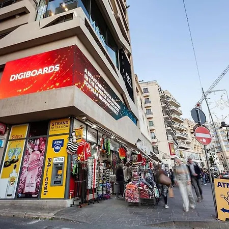 Seafront 4br With Mesmerising Balcony & Views By 360 Estates 公寓