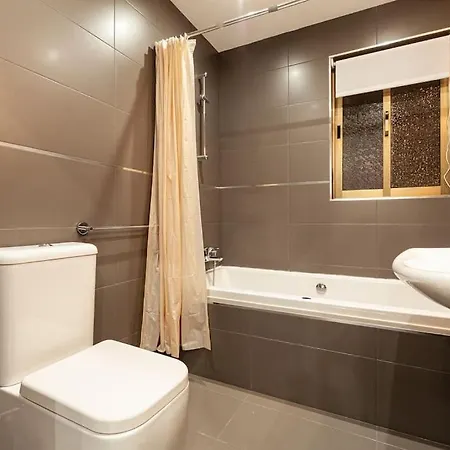 Seafront 4br With Mesmerising Balcony & Views By 360 Estates Apartament *