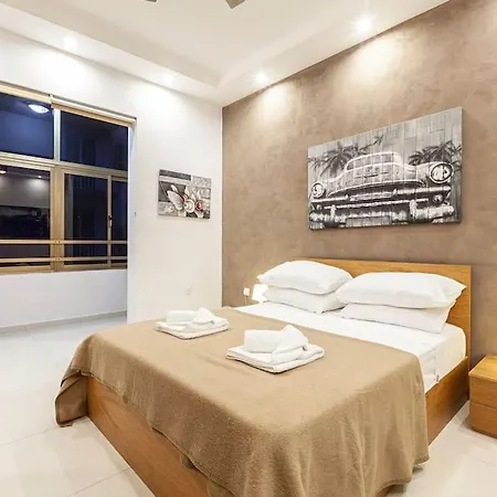 Lägenhet Seafront 4br With Mesmerising Balcony & Views By 360 Estates Sliema
