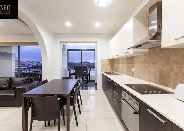 Seafront 4br With Mesmerising Balcony & Views By 360 Estates 斯利马