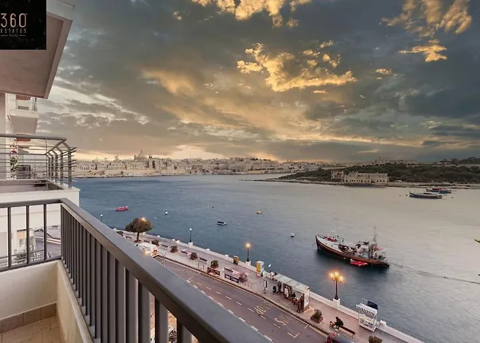 公寓 Seafront 4br With Mesmerising Balcony & Views By 360 Estates *