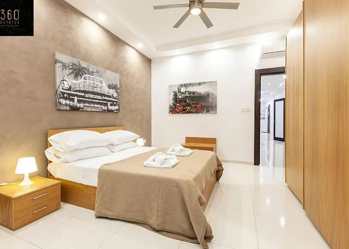 Seafront 4br With Mesmerising Balcony & Views By 360 Estates 公寓 *