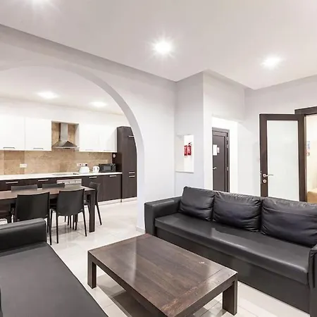 Seafront 4br With Mesmerising Balcony & Views By 360 Estates Apartmán