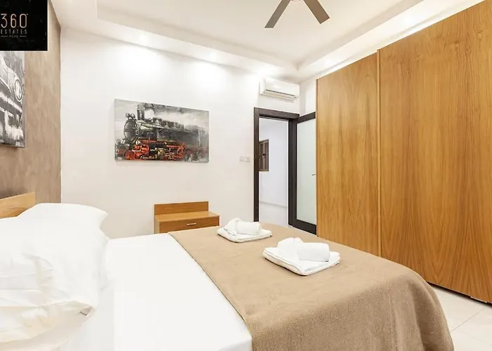 Seafront 4br With Mesmerising Balcony & Views By 360 Estates Διαμέρισμα