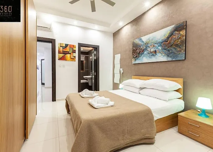 Seafront 4br With Mesmerising Balcony & Views By 360 Estates Διαμέρισμα