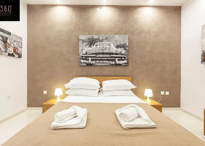 Seafront 4br With Mesmerising Balcony & Views By 360 Estates *